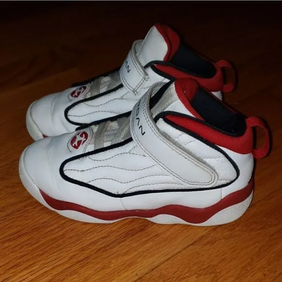 LITTLE KIDS' JORDAN PRO STRONG BASKETBALL SHOES