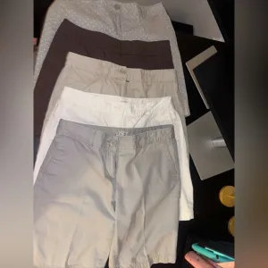 LOFT Women’s Bundle of 5 Shorts, size 4