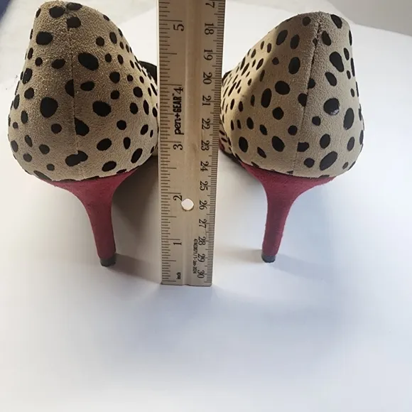 LOGO By Lori Goldstein Leopard Suede Pumps Size 7M