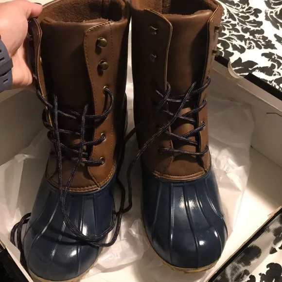 London Fog “Wynter” Duck Boot Navy size 7 NIB