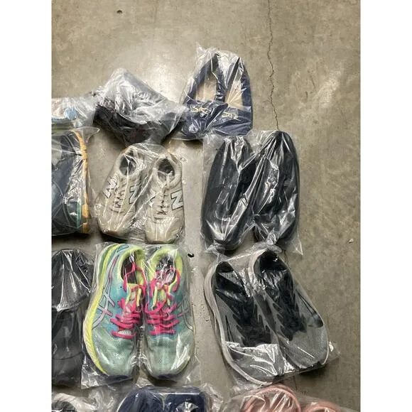 Lot 16 Pairs Of Shoes Bulk Wholesale Reseller Running Nikes Ds Vans Hugo Boss