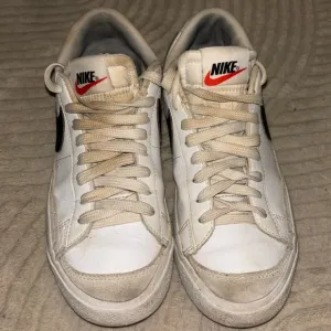 low top nike blazers