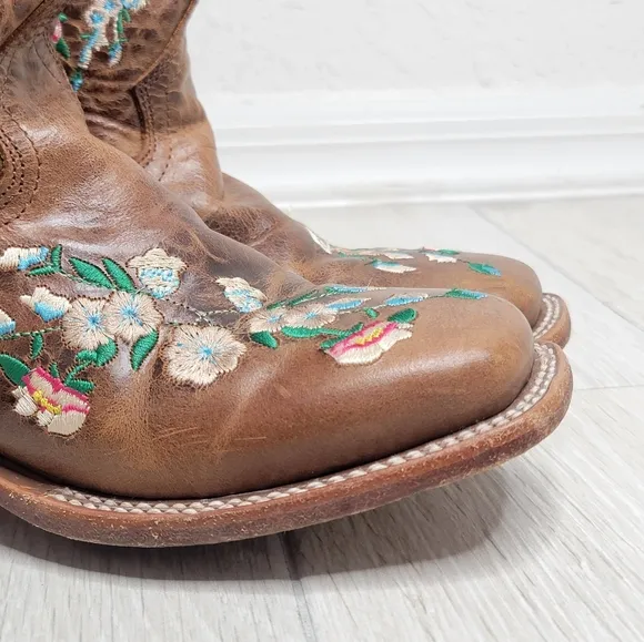MACIE BEAN Girls' Honey Bunch Western Square Toe Boots In Tan 2.