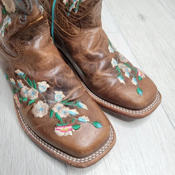 MACIE BEAN Girls' Honey Bunch Western Square Toe Boots In Tan 2.