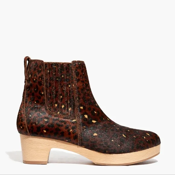 Madewell Brown Ankle Boots with Sleek Slip-On Design