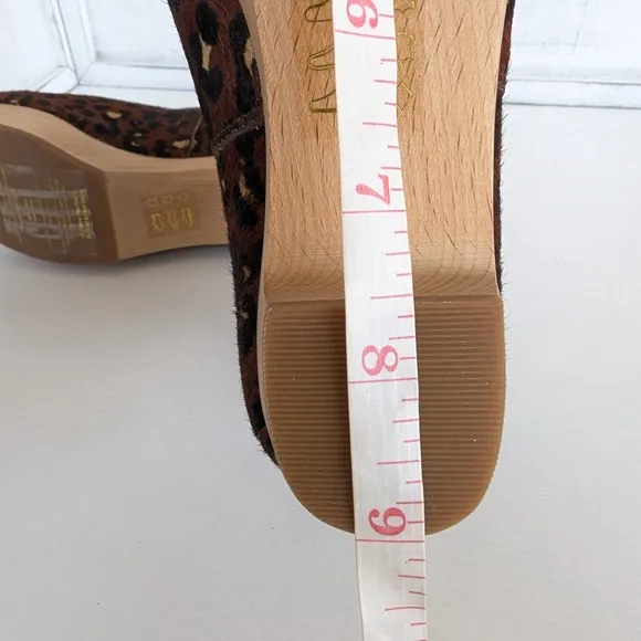 Madewell Brown Ankle Boots with Sleek Slip-On Design