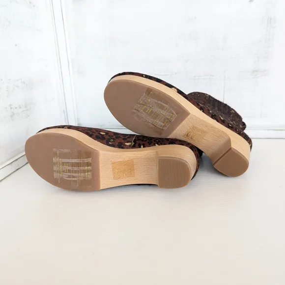 Madewell Brown Ankle Boots with Sleek Slip-On Design