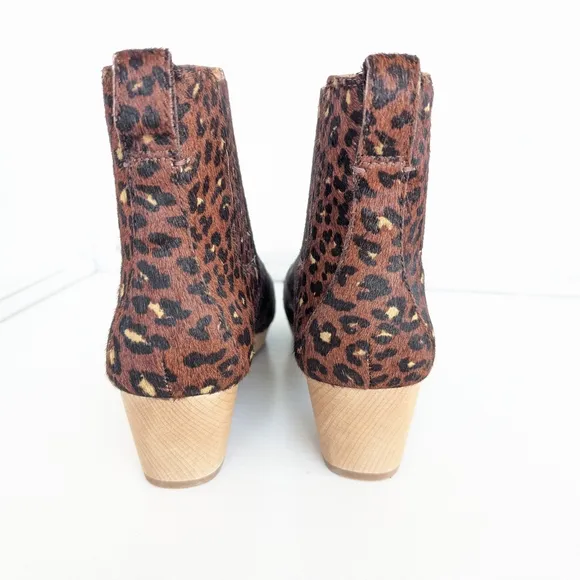 Madewell Brown Ankle Boots with Sleek Slip-On Design