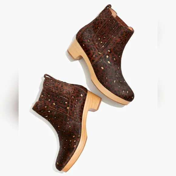 Madewell Brown Ankle Boots with Sleek Slip-On Design