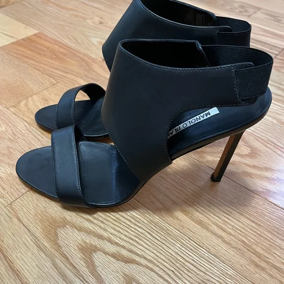 Manolo Blahnik Black Sling Back Sandals Size 39