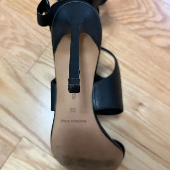 Manolo Blahnik Black Sling Back Sandals Size 39