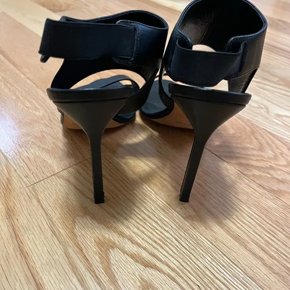 Manolo Blahnik Black Sling Back Sandals Size 39
