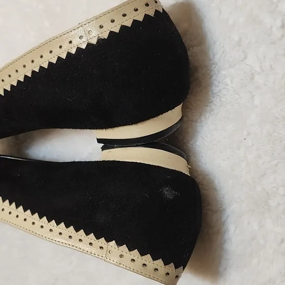 Manolo Blahnik Bow Tie Black and Cream Women's Flat Shoes  Size 38/ US 8