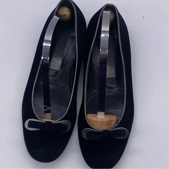 Marc Fisher Vintage Black Velvet/leather flat shoes Sixe 6.5 Made in Italy 🇮🇹