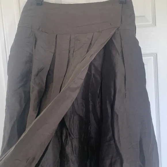 MaxMara skirt - brownish dark grey, size 8, fits large, 2 pockets