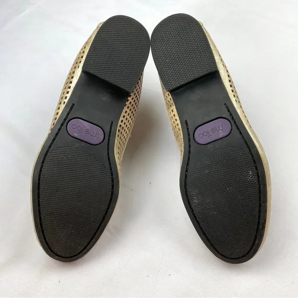 ME TOO Yale Slip On Loafer Laser Cut Rubbed Gold Size 6M (EUC)