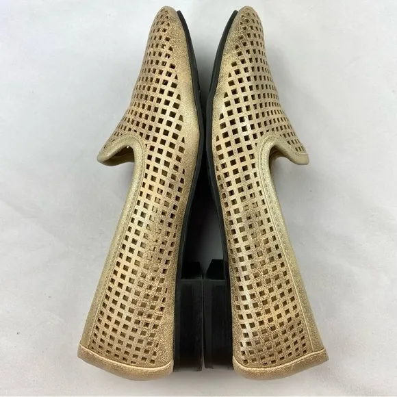 ME TOO Yale Slip On Loafer Laser Cut Rubbed Gold Size 6M (EUC)
