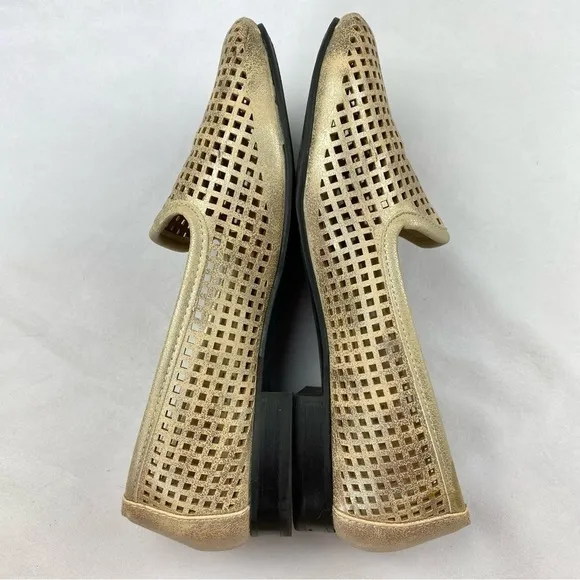 ME TOO Yale Slip On Loafer Laser Cut Rubbed Gold Size 6M (EUC)