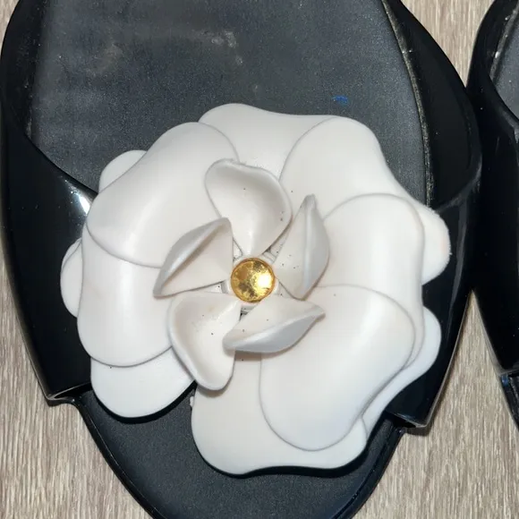 Mel By Melissa Black With White Flower Jelly Flat Shoes