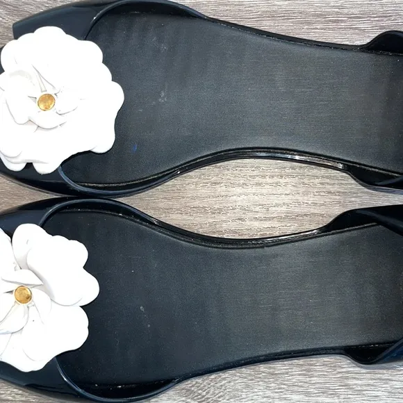 Mel By Melissa Black With White Flower Jelly Flat Shoes