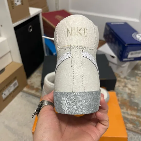 Men Size 7.5 (Euro Sz 40.5) Nike Blazer Mid ‘77 SE Sneakers Summit White/Phantom