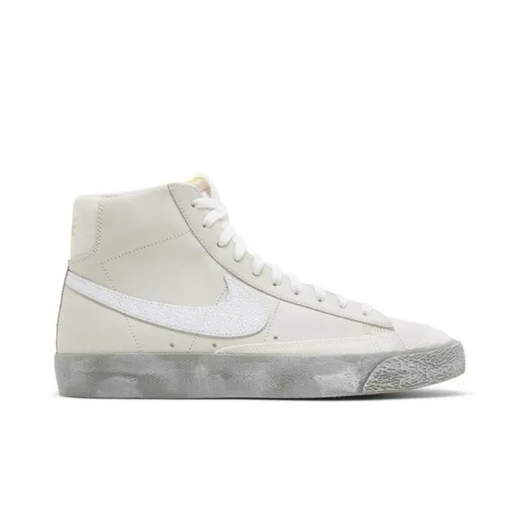 Men Size 7.5 (Euro Sz 40.5) Nike Blazer Mid ‘77 SE Sneakers Summit White/Phantom
