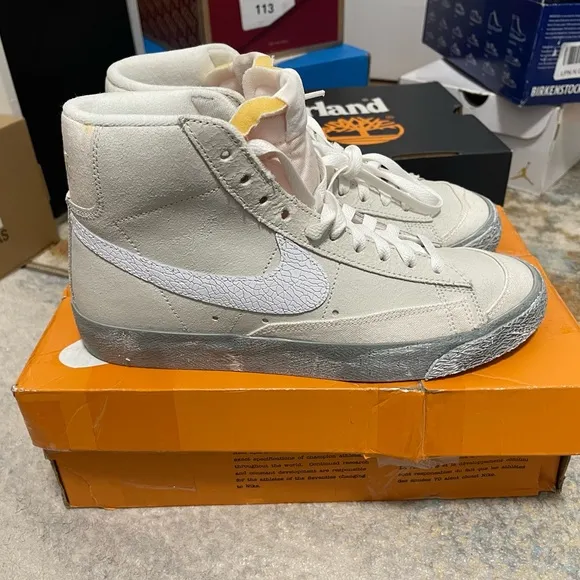 Men Size 7.5 (Euro Sz 40.5) Nike Blazer Mid ‘77 SE Sneakers Summit White/Phantom