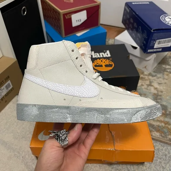 Men Size 7.5 (Euro Sz 40.5) Nike Blazer Mid ‘77 SE Sneakers Summit White/Phantom