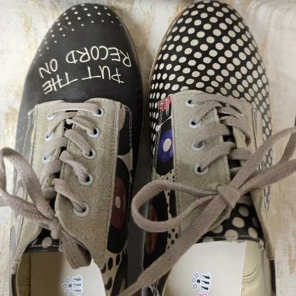 Men's DOGO Vegan  Put The Record On Schulze's Sz44