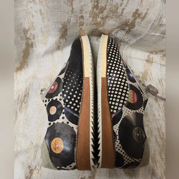 Men's DOGO Vegan  Put The Record On Schulze's Sz44