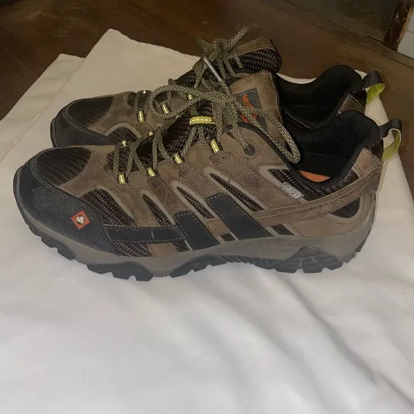 Men’s Merrell size 14 boots