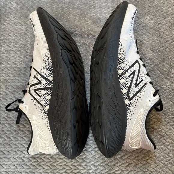 Men’s New Balance Fresh Foam x 1080 Black and White Shoes Size 13
