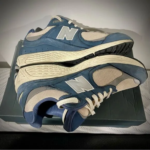 Men’s New Balance 2002R Vintage Blue Beige Indigo Running Sneakers US Size 9.5