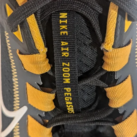 Mens Nike Air Zoom Pegasus Black &amp; Yellow Shoes SZ 10