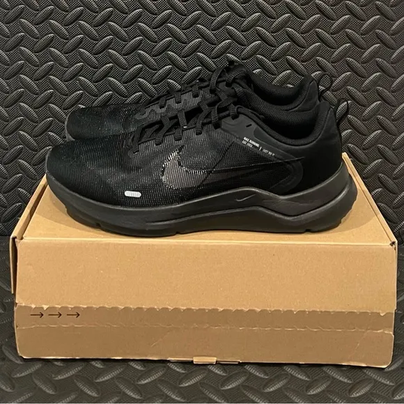 Mens Nike Athletic Running Shoes Black Size‎ 8.5