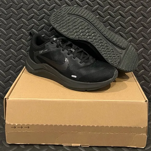 Mens Nike Athletic Running Shoes Black Size‎ 8.5