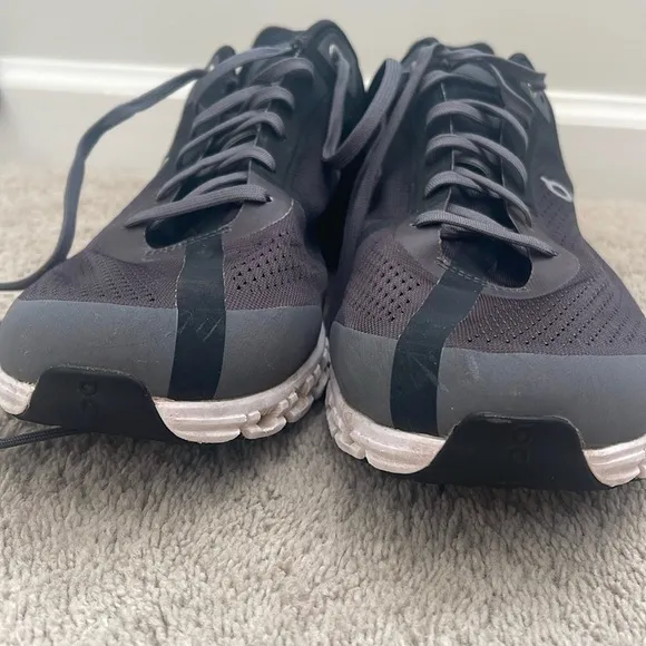 Men’s On Running Cloud Trainer Sneakers Size 11