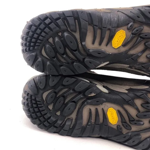 Merrell Refuge Core Mid Waterproof Hiking Shoes 12