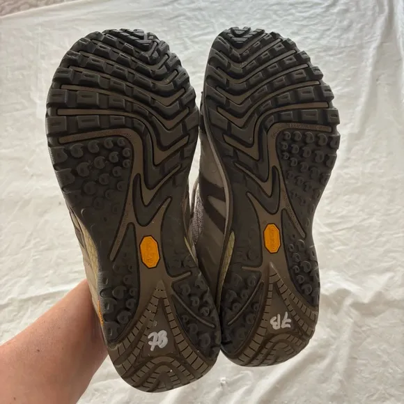 Merrell Siren Sport 3 GORE-TEX Hiking Shoes gray white Vibram soles SZ 9 NWOT