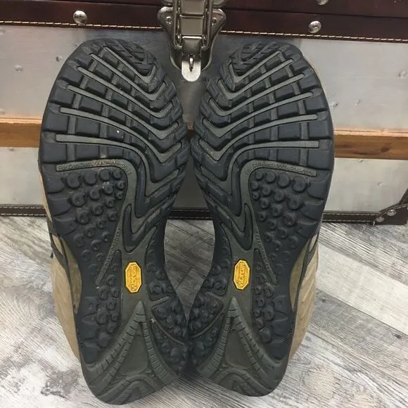 Merrell Vibram Hiking Shoes Women’s Size 9