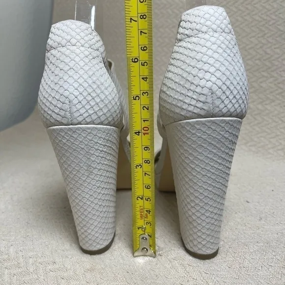 Michael Kors Berkley Embossed Cream Leather Platform Sandals Block Heel Size 9