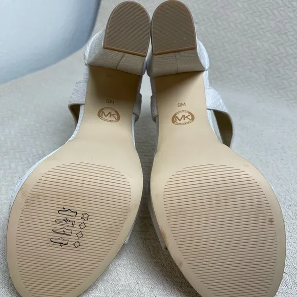 Michael Kors Berkley Embossed Cream Leather Platform Sandals Block Heel Size 9