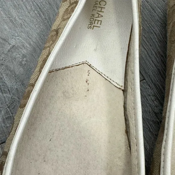 Michael Kors Flat Tan/White/Gold MK Emblem Shoes