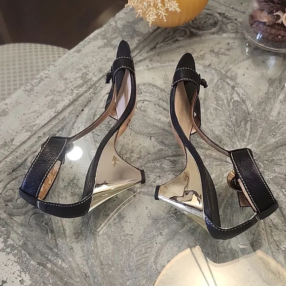 Michael Kors women's t-strap black leather heel sandals like new 9m