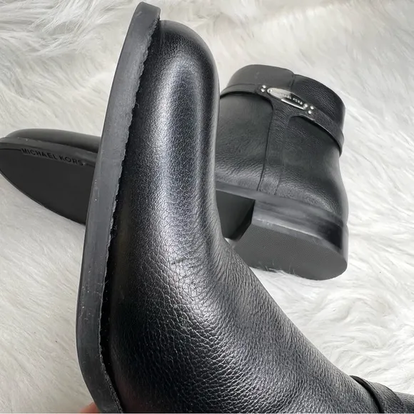 MICHAEL Michael Kors Finley Flat Booties Black Size 9.5M