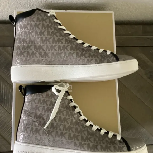 MICHAEL MICHAEL KORS Women's Edie Lace-Up High-Top Sneakers, size 7