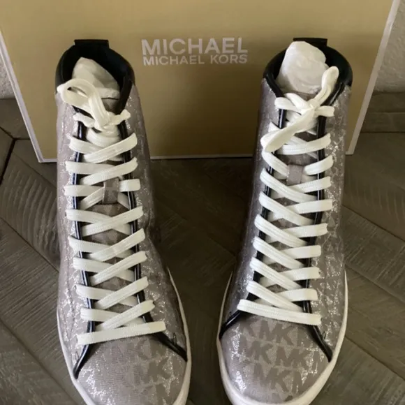 MICHAEL MICHAEL KORS Women's Edie Lace-Up High-Top Sneakers, size 7