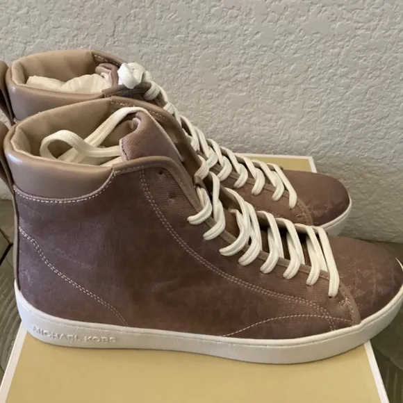 MICHAEL MICHAEL KORS Women's Edie Lace-Up High-Top Sneakers, size 9