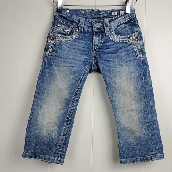 Miss Me rhinestone bling capri jeans size 7