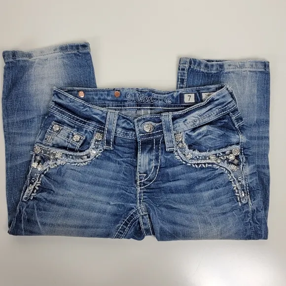 Miss Me rhinestone bling capri jeans size 7